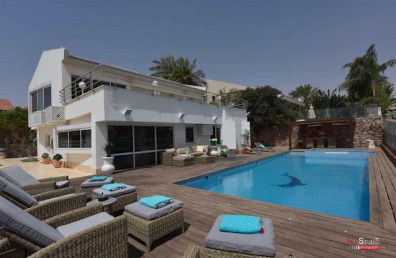 Villa With Heated Pool And Jacuzzi Sea View 300M Front Of The Beach Eilat Exterior photo